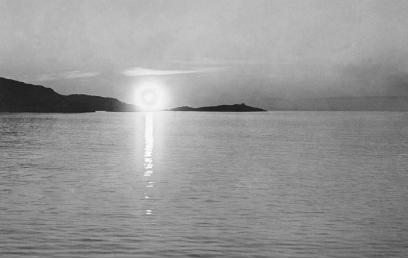 VIEW OF THE MIDNIGHT SUN IN LYNGENFJORD, NORWAY. THE "BODY CLOCK" CAN BE DISRUPTED BY CHANGES IN THE AMOUNT OF AVAILABLE LIGHT, SUCH AS OCCUR IN REGIONS OF THE EXTREME NORTH THAT UNDERGO PERIODS OF ALMOST CONSTANT DAYLIGHT FROM MID-MAY TO LATE JULY. (© Bettmann/Corbis. Reproduced by permission.)