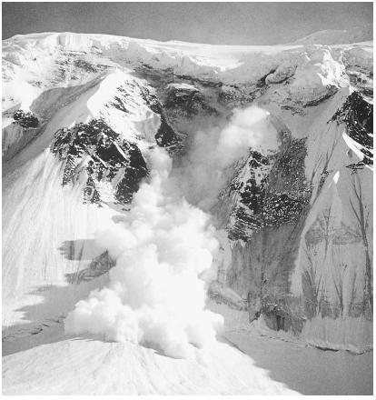 AN AVALANCHE ON MOUNT MC KINLEY IN ALASKA. (&#xA9; W. Bacon/Photo Researchers. Reproduced by permission.)