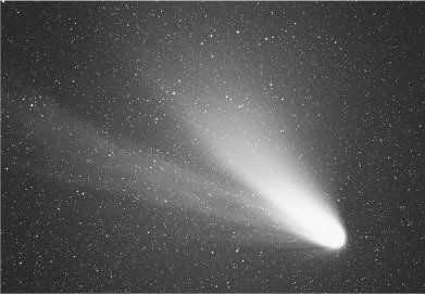 Comet Hale-Bopp,discovered in July 1995. Humans have observed comets for thousands of yearsbut have only recently uncovered their truenature.