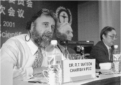 Scientists from the Intergovernmental Panel on Climate Change (IPCC) warn of the dire consequences of global warming at a 2001 news conference.